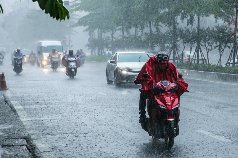 Heavy rain begins in Hai Duong on Sept 28 morning
